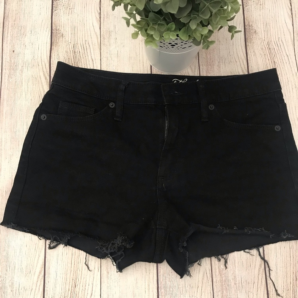 5/$25 Universal Thread high rise shorts size 6